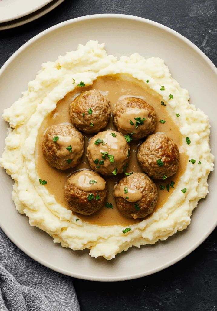 One Pot Mashed Potatoes with Meatballs & Gravy